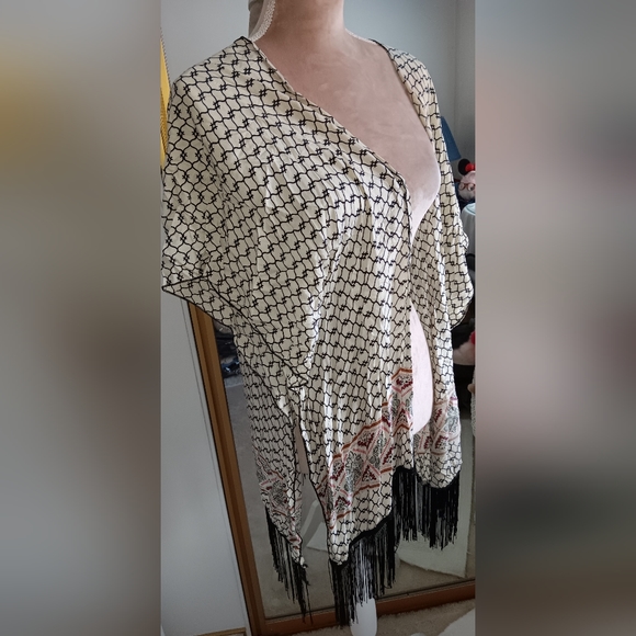 Anthropolgie Roffe Accessories~Bonita Neutral Fringe Oversized Kimono/Cover Up - Picture 6 of 15